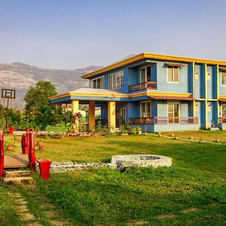Stayvista'S Hillside Meadows - Mountainside Retreat With Farm View, Pool & Deck, Lawn & Gazebo Chinchavli エクステリア 写真