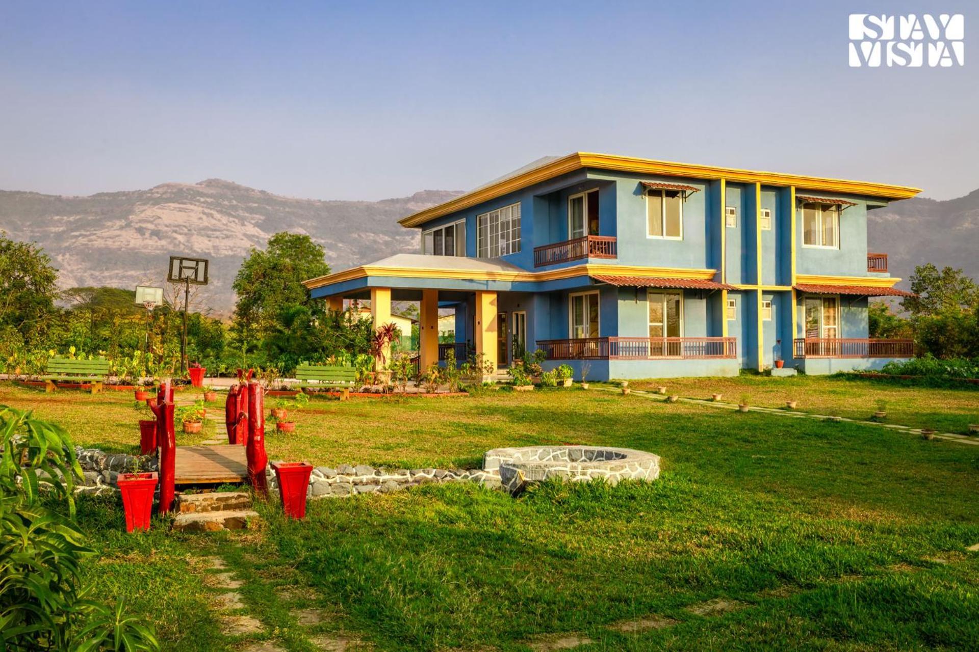 Stayvista'S Hillside Meadows - Mountainside Retreat With Farm View, Pool & Deck, Lawn & Gazebo Chinchavli エクステリア 写真