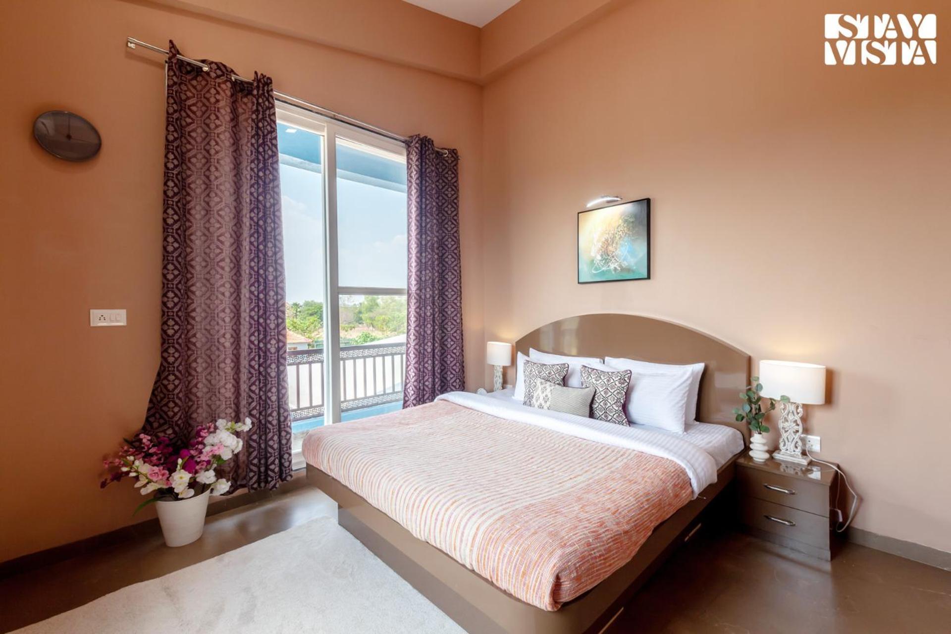 Stayvista'S Hillside Meadows - Mountainside Retreat With Farm View, Pool & Deck, Lawn & Gazebo Chinchavli エクステリア 写真
